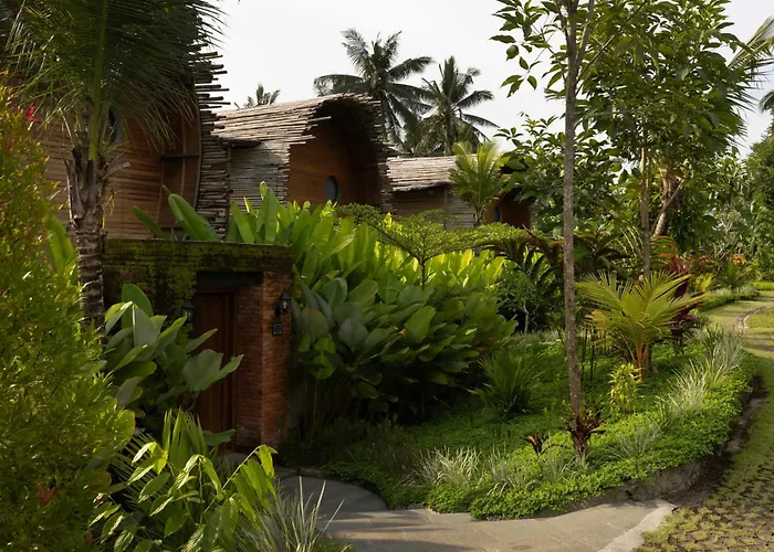 Beehouse Dijiwa 4*