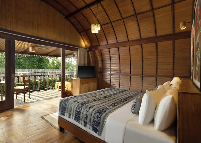 Beehouse Dijiwa 4*