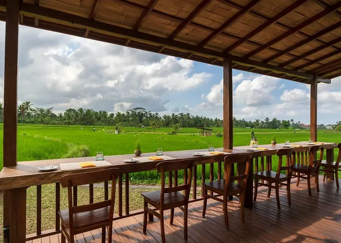 Beehouse Dijiwa 4*